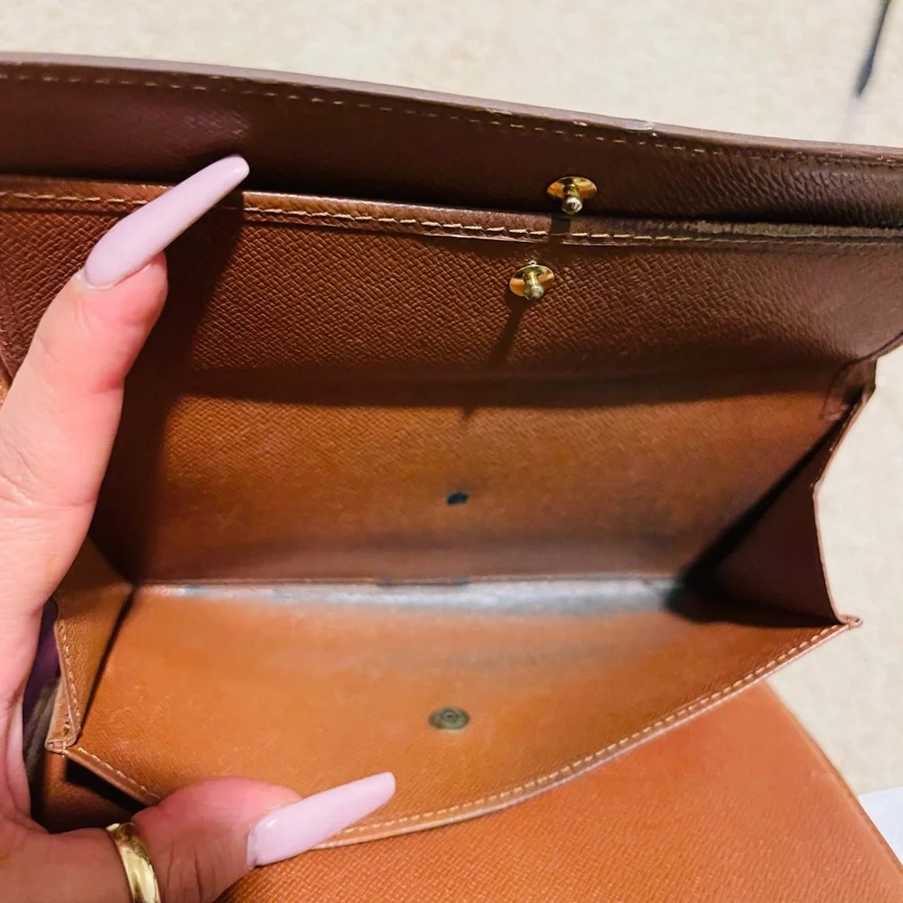 Louis Vuitton Crossbody - Picture 10 of 11